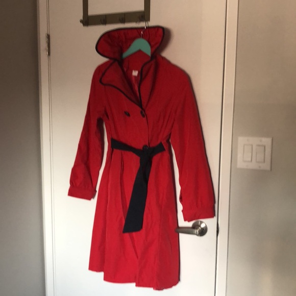 Beautiful red coat perfect over dresses - Picture 2 of 2